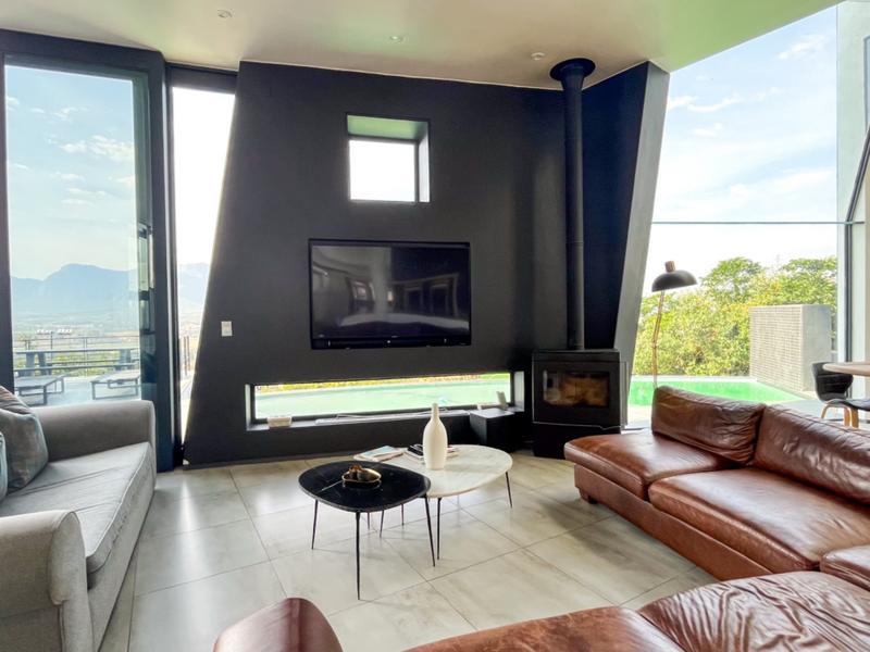 6 Bedroom Property for Sale in Hoog En Droog Western Cape